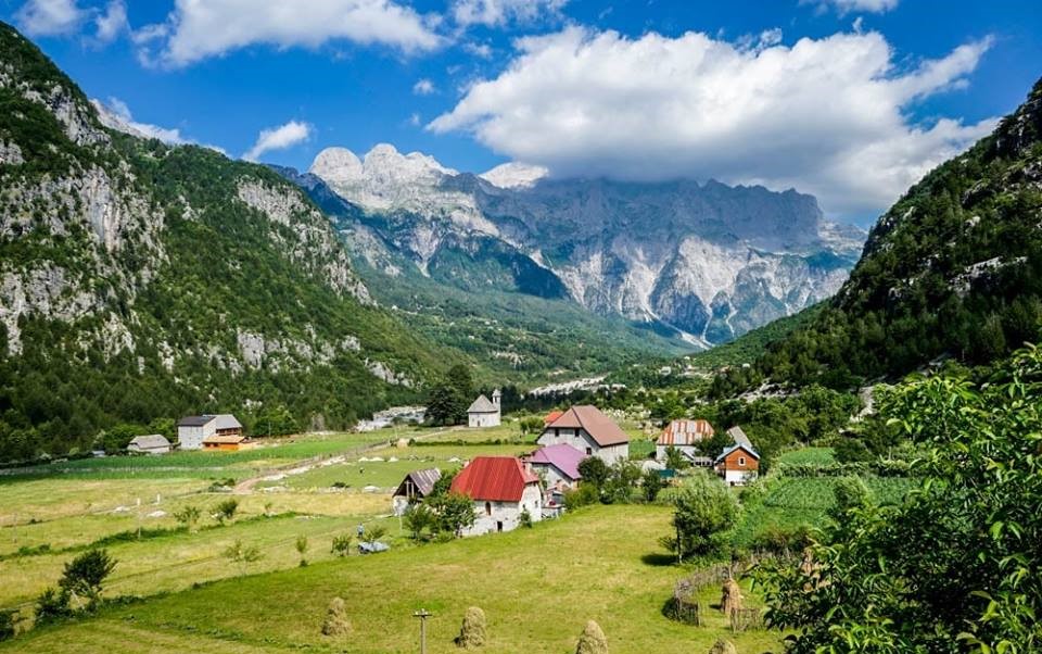 Travel and Tour World: Shqiperia kryeson si destinacioni me i kerkuar evropian